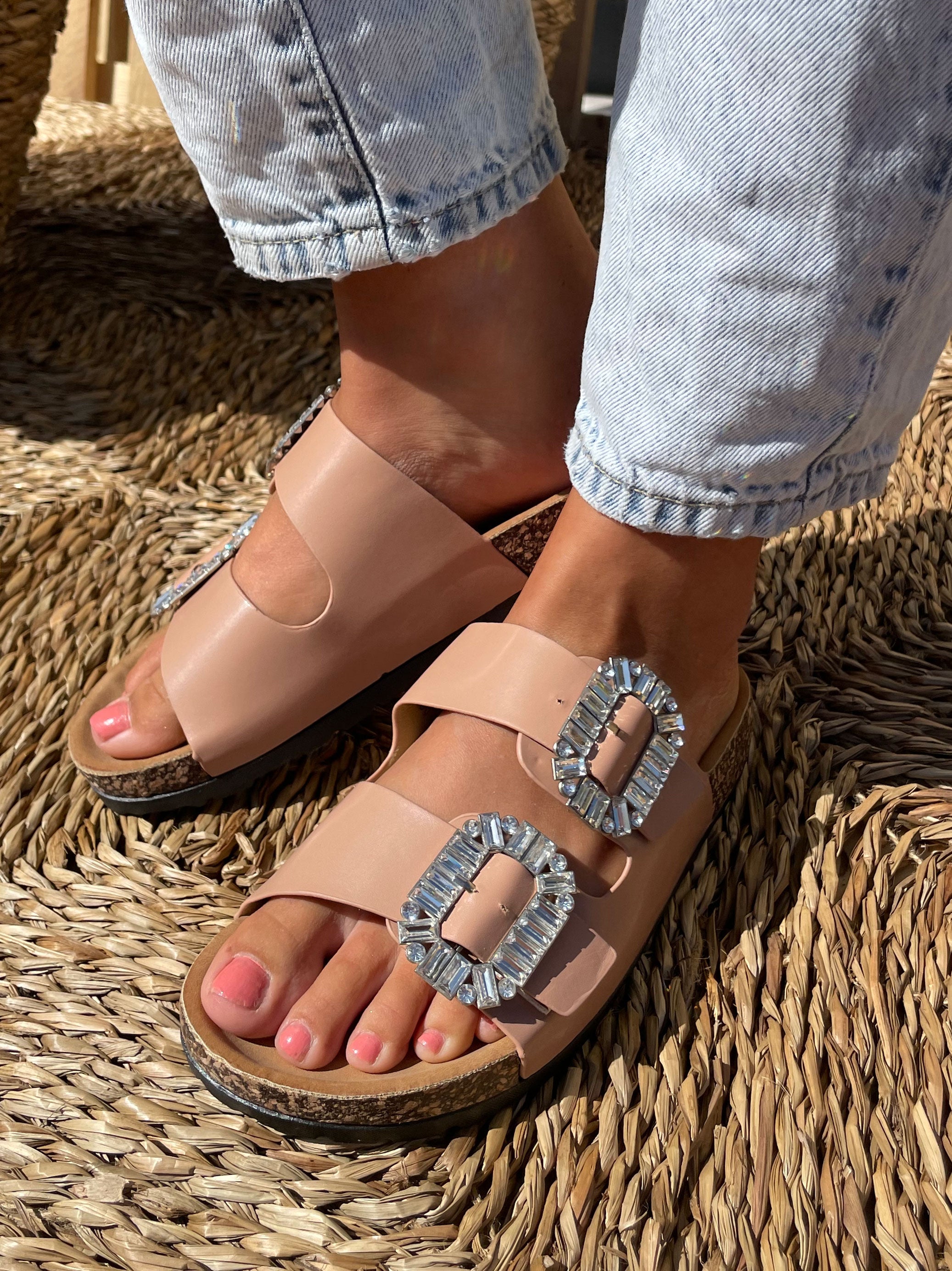 Gianna - Sandal med spänne av konstläder